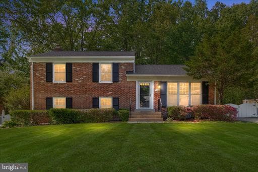 2406 CLAREMONT DRIVE - Photo 1