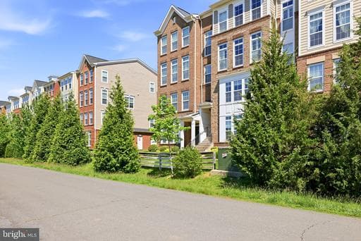 43487 TOWN GATE SQUARE - Photo 1