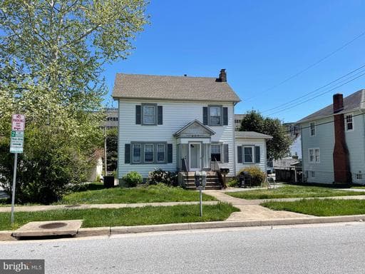 405 CENTRAL AVENUE - Photo 1