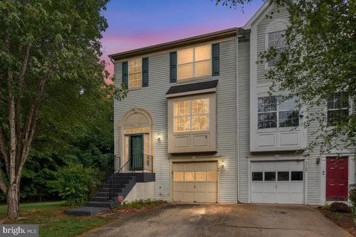 5700 FALLS WAY COURT - Photo 1