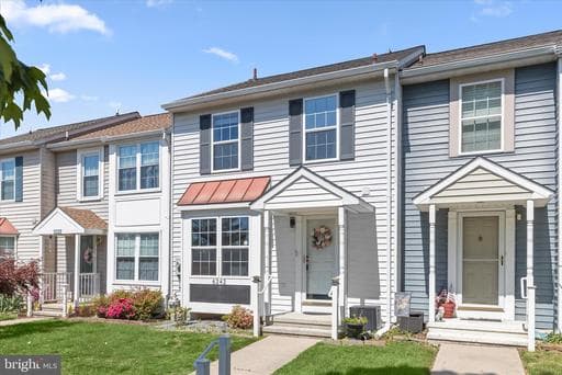 6242 MEADOWCROFT ROAD - Photo 1
