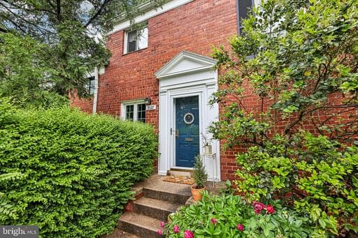 3527 MARTHA CUSTIS DRIVE