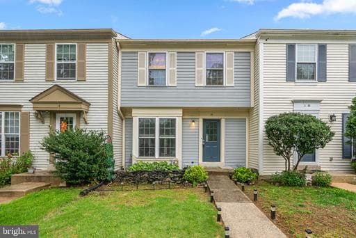 16 GRAVENHURST COURT - Photo 1