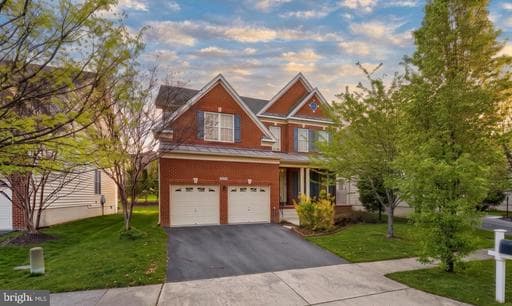 25209 EISENHOWER DRIVE - Photo 1