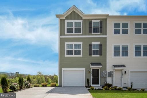 480 SOPHIE STREET - Photo 1