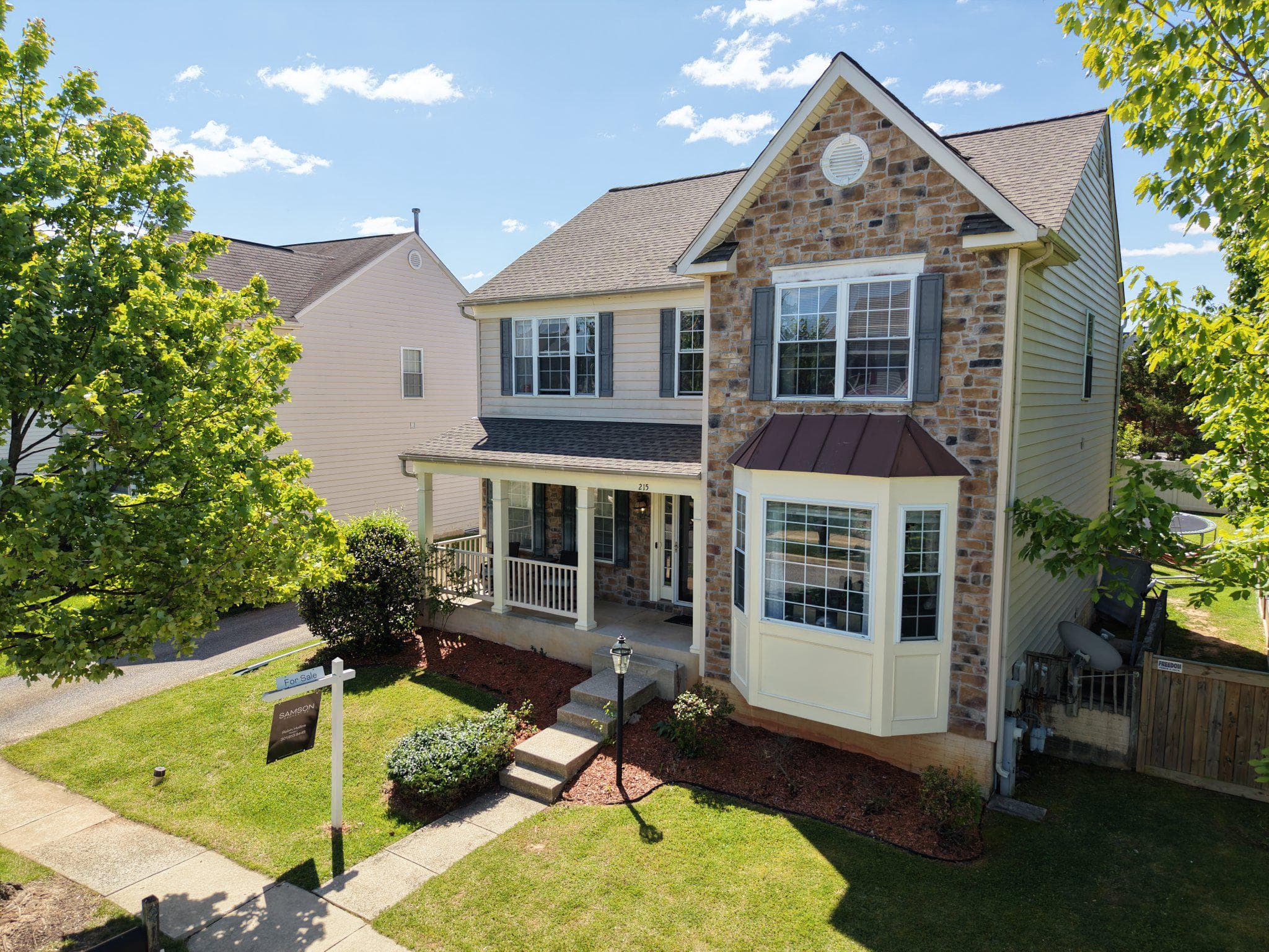 215 SEAMASTER ROAD - Photo 1