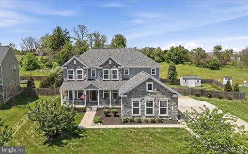 725 MCGUIRE CIRCLE - Photo 1