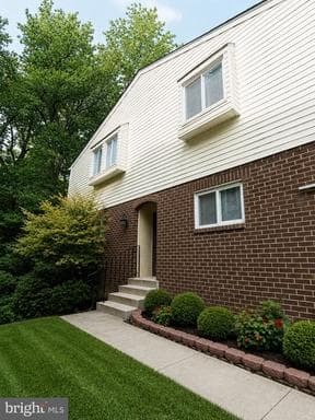 1948 VALLEY TERRACE - Photo 1