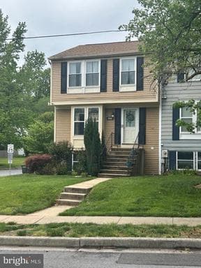 9560 GLEN OAKS LANE - Photo 1