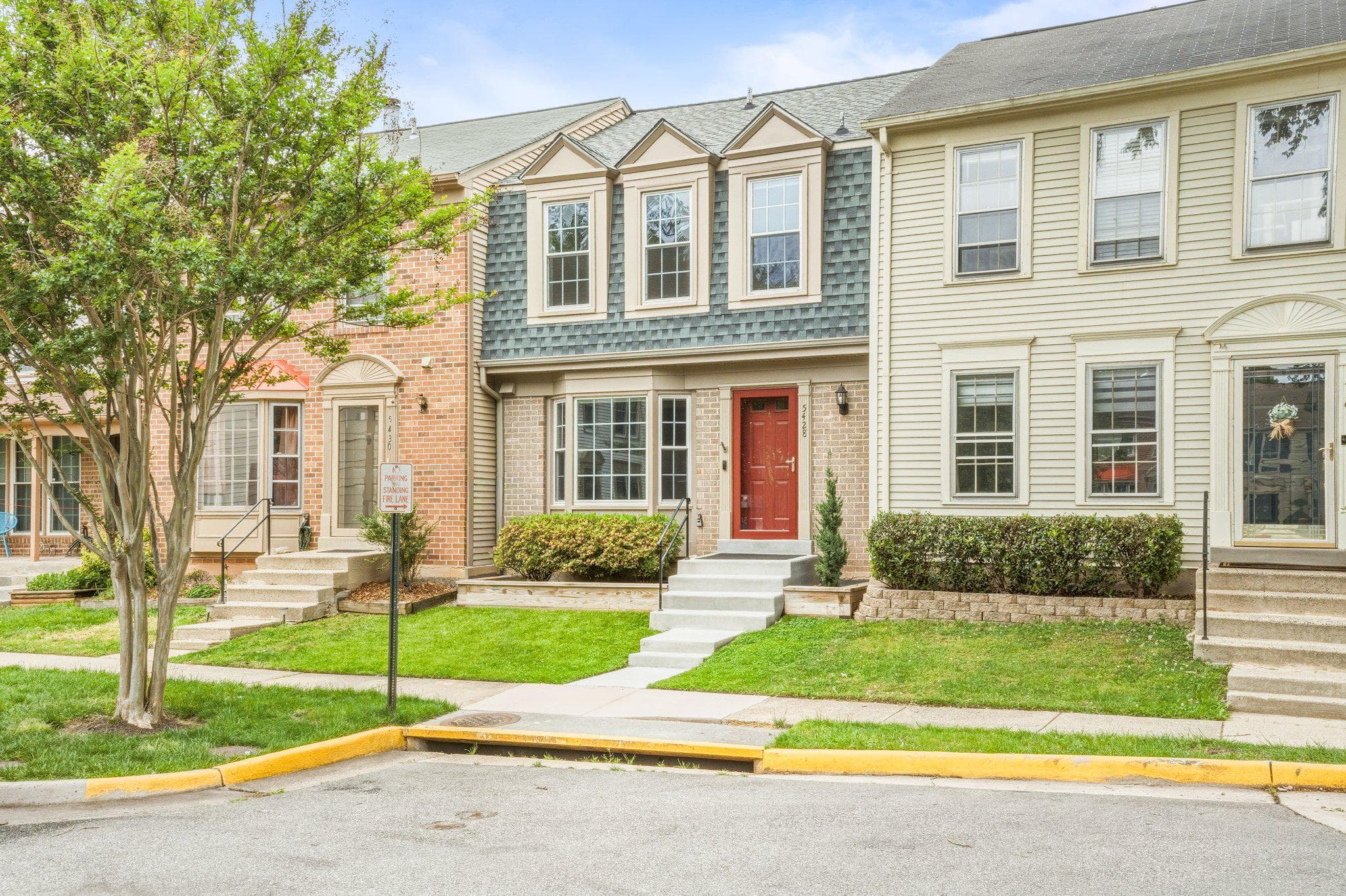 5428 New London Park Dr, Fairfax, VA 22032-3260, United States - Photo 1