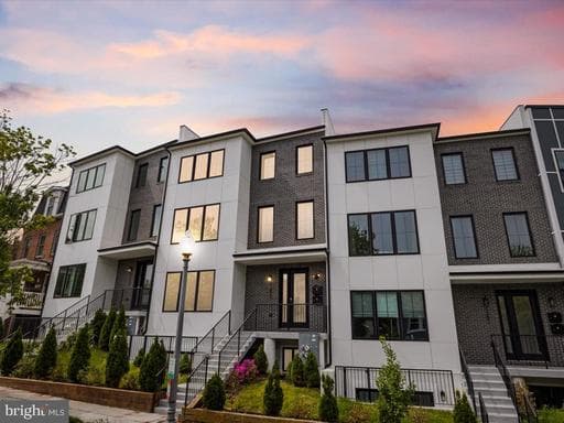 1253 Holbrook Ter NE, Washington, DC 20002-2703, United States - Photo 1