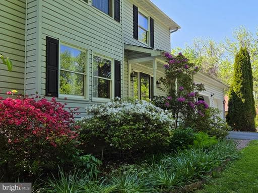 212 NEW AVENUE - Photo 1