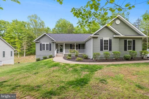 132 PINEHURST DR DRIVE - Photo 1
