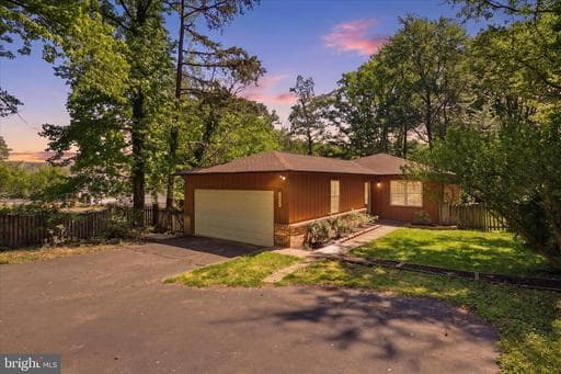 18507 AMIDON AVE TRIANGLE VA 22172 - Photo 1