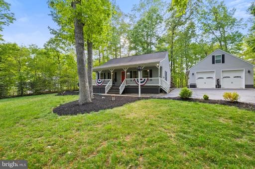 239 OAKWOOD DR - Photo 1