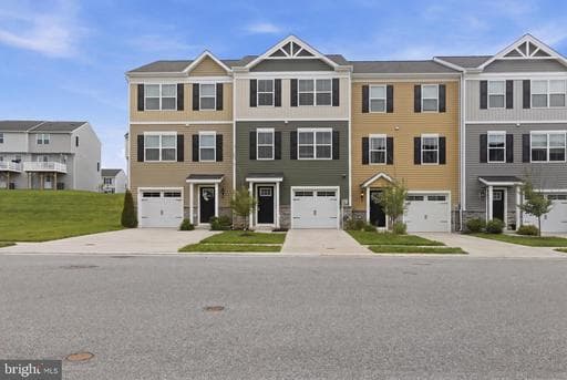 344 CRIMSON AVENUE - Photo 1