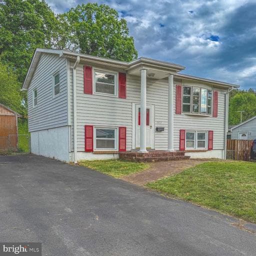4413 KENWOOD DRIVE - Photo 1