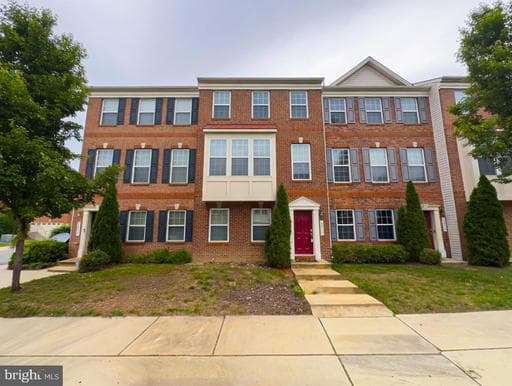 2852 HEDGEROW PLACE - Photo 1