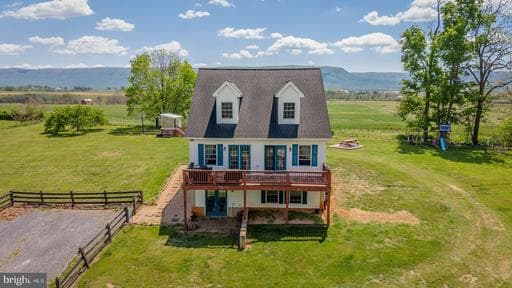 8570 S MIDDLE ROAD - Photo 1