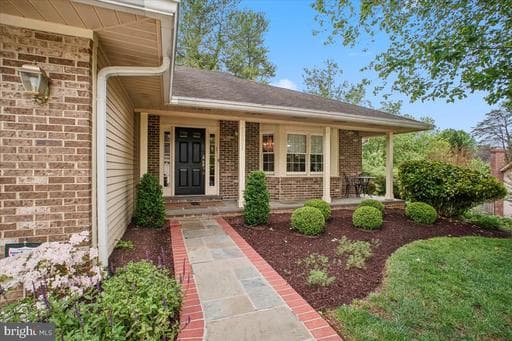 10033 GLENCROFT COURT - Photo 1