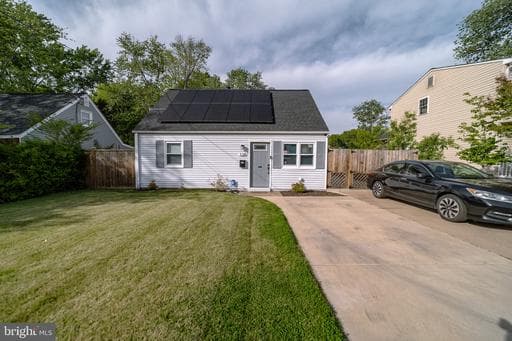 128 MARTIN DRIVE - Photo 1