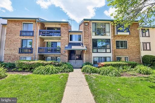 10225 Valentino Dr, Oakton, VA 22124-2844, United States - Photo 1
