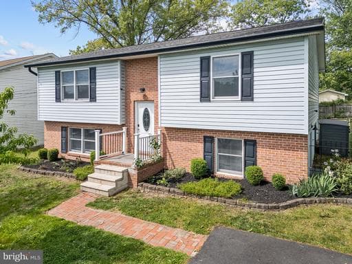 104 VAN BUREN PLACE - Photo 1