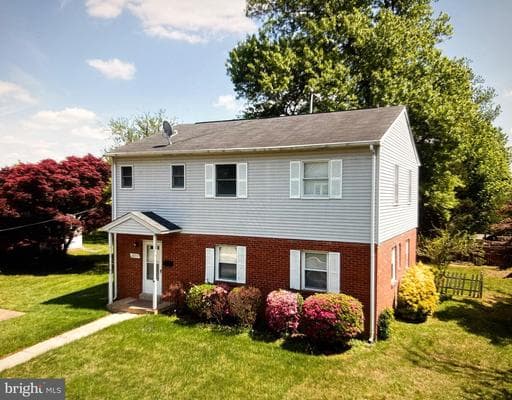 2033 Maynard Dr, Falls Church, VA 22043-1336, United States - Photo 1