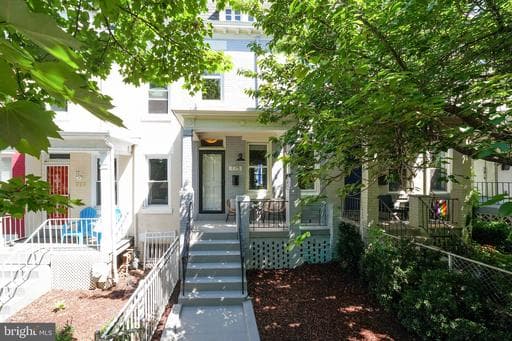775 HOBART PLACE - Photo 1