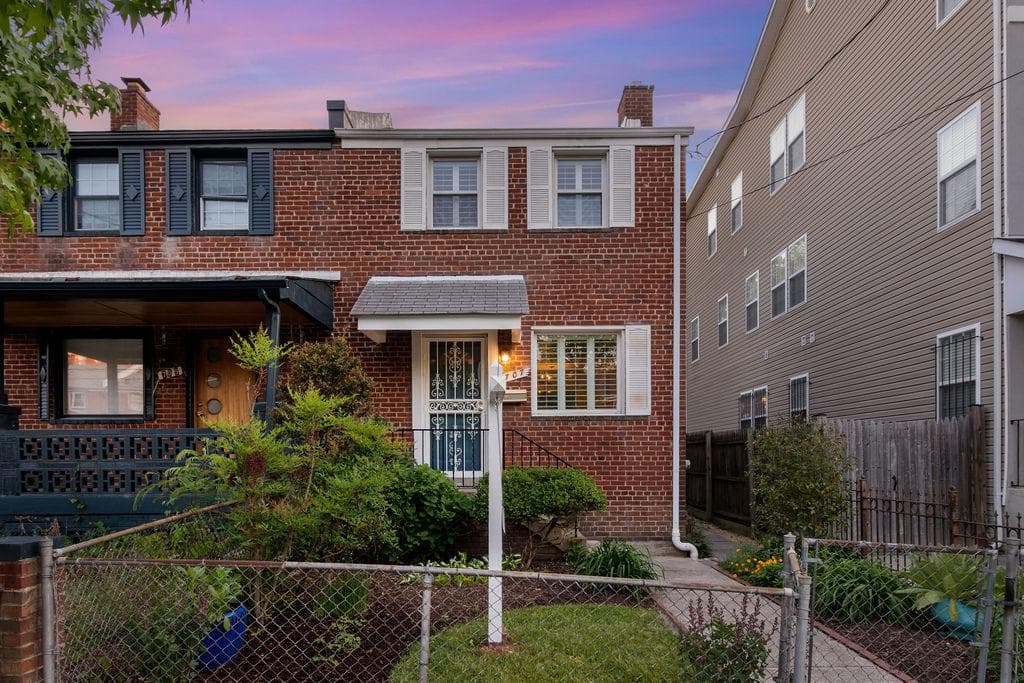707 Burns St SE, Washington, DC 20019-4914, United States - Photo 1