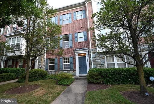 2133 CLARK PLACE