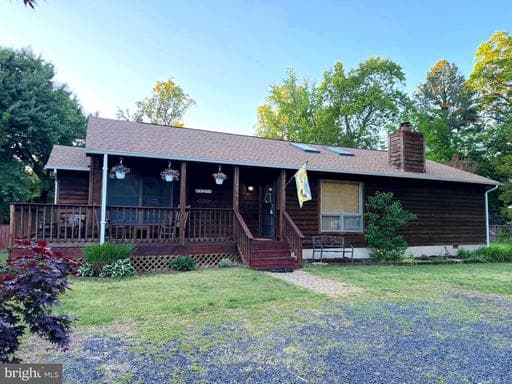 121 11th St, Colonial Beach, VA 22443-1507, United States - Photo 1