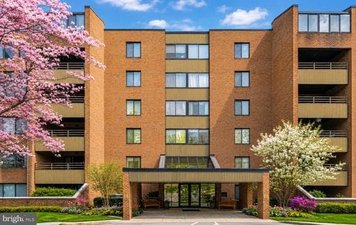 1 SOUTHERLY COURT 305 - Photo 1