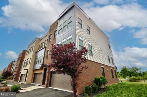 23575 Hopewell Manor Ter, Ashburn, VA 20148-8179, United States - Photo 1