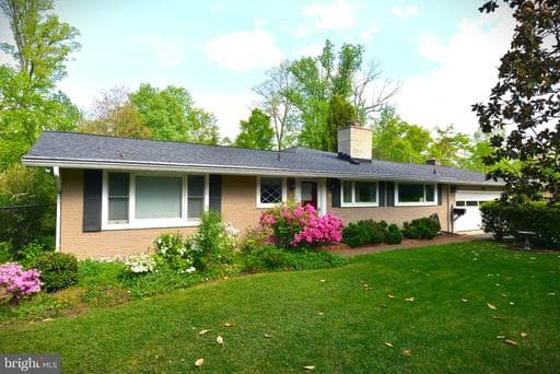 3525 Devon Dr, Falls Church, VA 22042-4026, United States