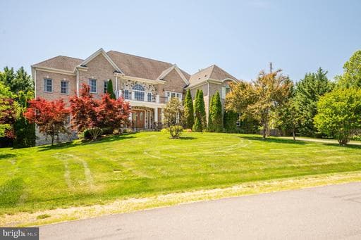 1002 SHERMAN COURT - Photo 1