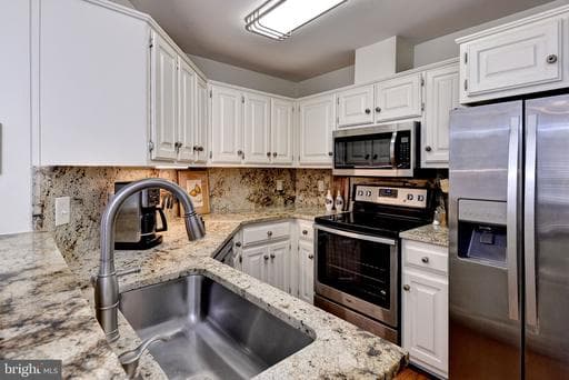 208 WOODMERE DRIVE A - Photo 1