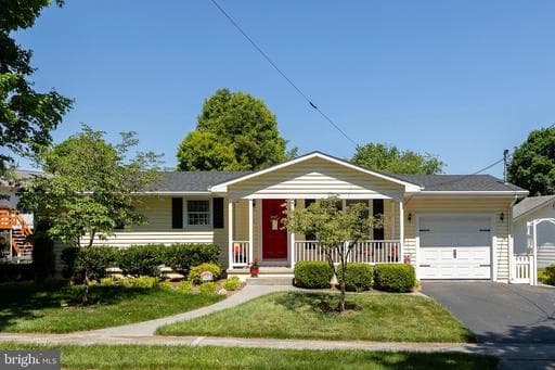 1115 OPEQUON AVENUE - Photo 1