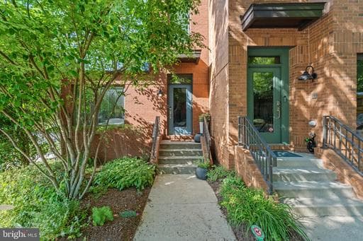 3012 DISTRICT AVENUE - Photo 1