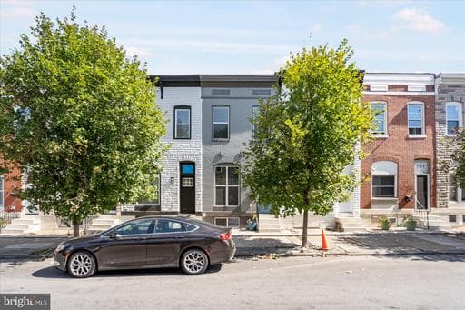 731 N PATTERSON PARK AVENUE - Photo 1