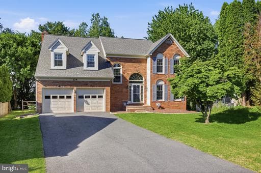 124 Englefield Dr, Gaithersburg, MD 20878-2660, United States - Photo 1