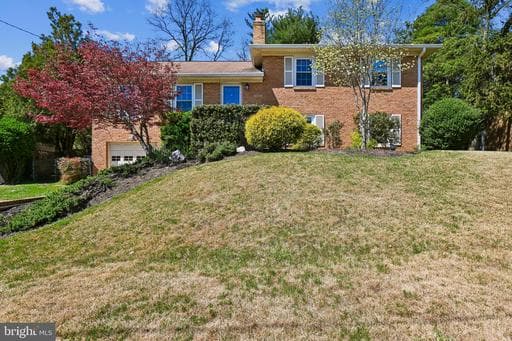 10706 STONEYHILL DRIVE - Photo 1
