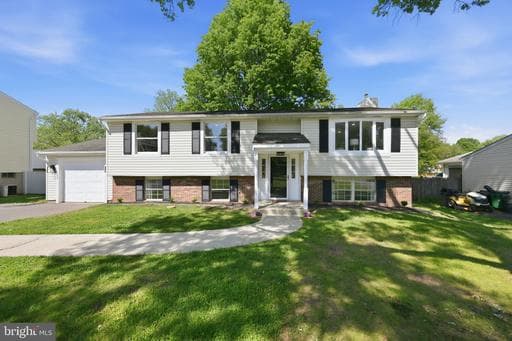 19213 WOOTTON AVENUE - Photo 1