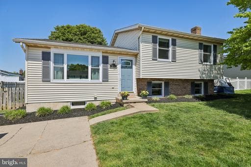 904 HORIZON ROAD - Photo 1