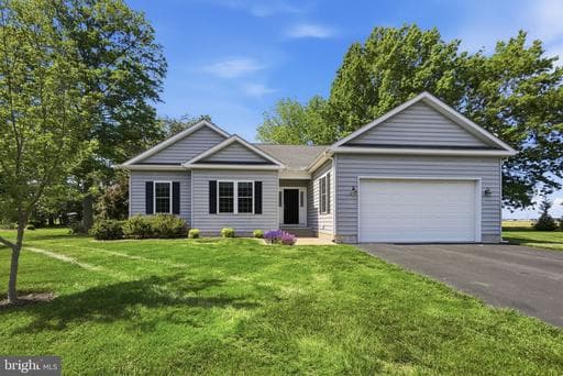 1014 TWIN COURT - Photo 1