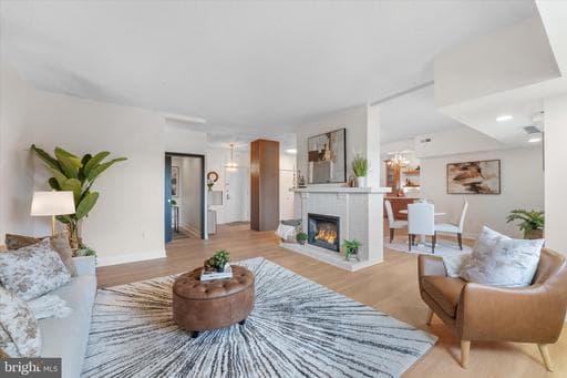 200 N PICKETT STREET 1614