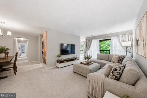 11252 Chestnut Grove Sq, Reston, VA 20190-5106, United States