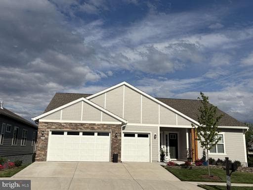 107 YELLOW BIRCH COURT - Photo 1
