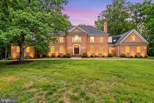 11102 Prince Edward Ct, Oakton, VA 22124-1034, United States - Photo 1