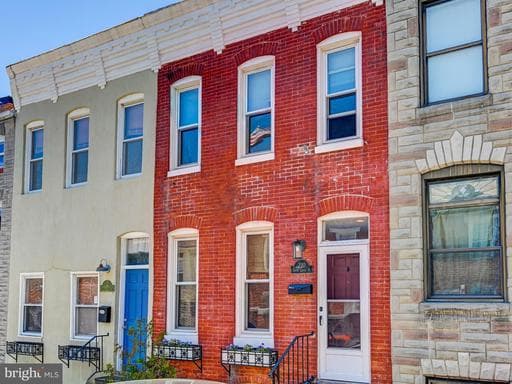 220 S CASTLE STREET - Photo 1